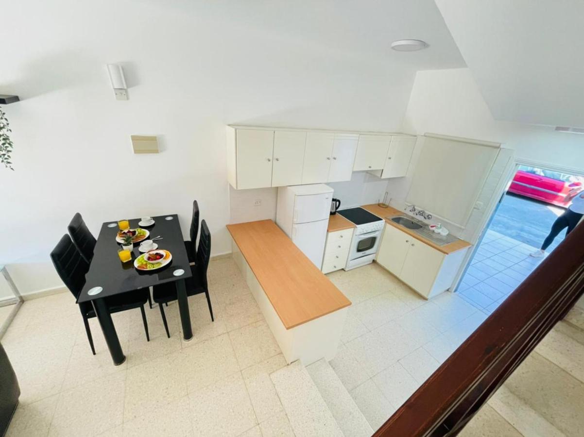 Mersey Faros Complex 페르볼리아 외부 사진