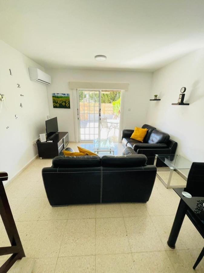 Mersey Faros Complex 페르볼리아 외부 사진
