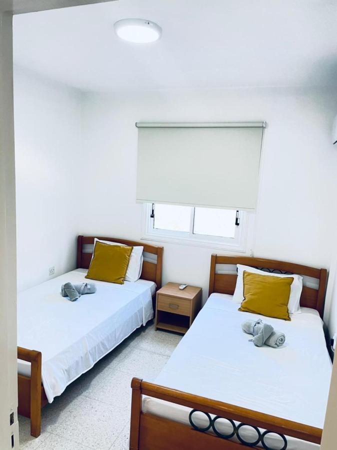 Mersey Faros Complex 페르볼리아 외부 사진