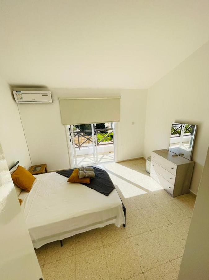 Mersey Faros Complex 페르볼리아 외부 사진