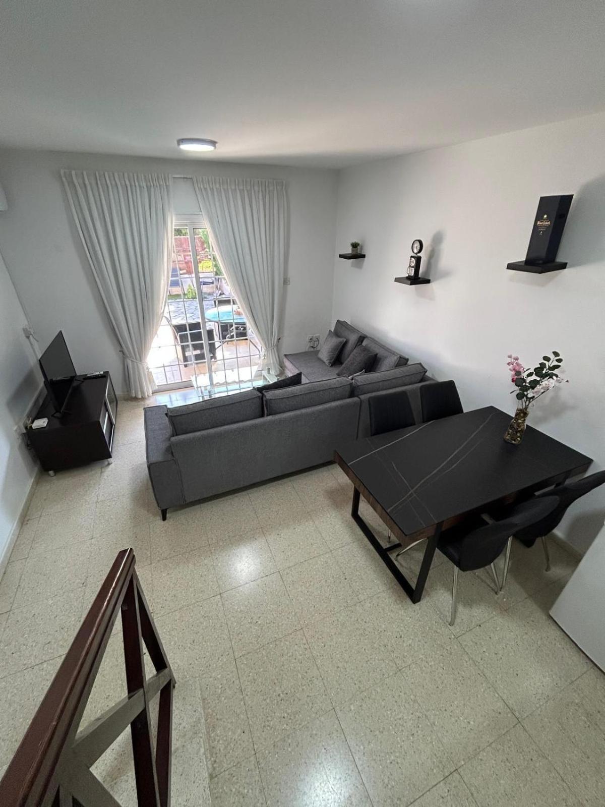 Mersey Faros Complex 페르볼리아 외부 사진